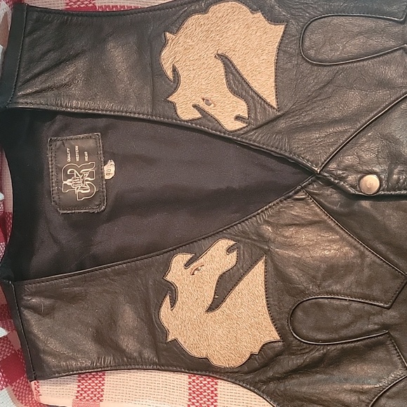 Leather Vest with horse heads on it Size 40 - Picture 2 of 9